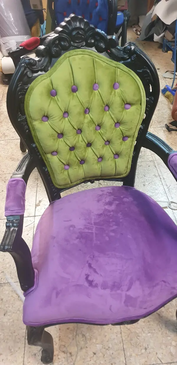 Acabado en capitoné con botones cosidos a mano